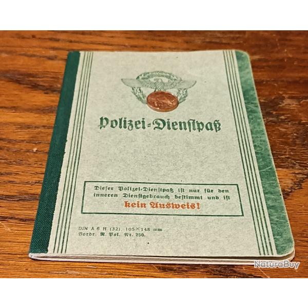 Petit livret allemand WW2 du polizei