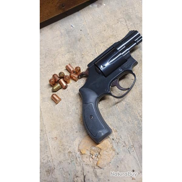 Revolver d'alarme Arminius HW37 calibre 9mm 380 avec 10 cartouches Blanc,   Bon �tat l'ensemble