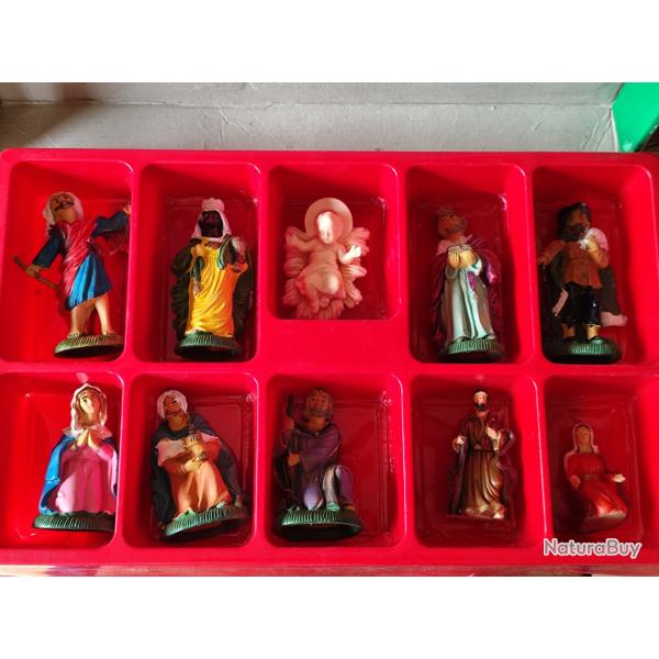 Figurines pour la cr�che.