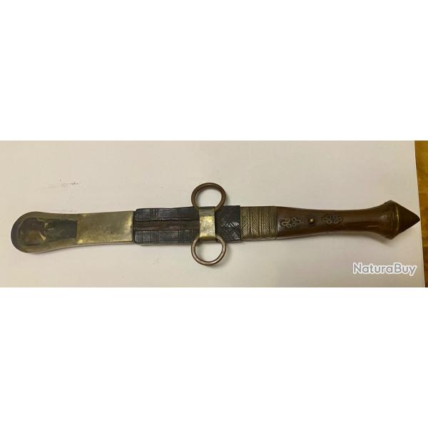 COUTEAU AFRIQUE DU NORD bon tat cuir et mtal