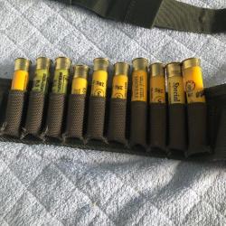 cartouchi&egrave;re d occasion   garni de 20 cartouche  cal 20,  plomb , acier quelques magnum