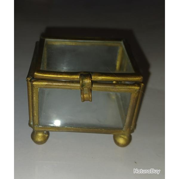 PETITE BOITE VITRINE POUR DCO, BIJOUX ETC...