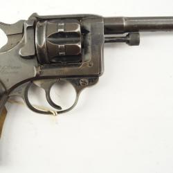 Revolver mod&egrave;le 1892 Saint Etienne dat&eacute; 1903 8MM
