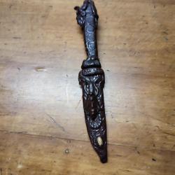 Couteau Excalibur  identifier