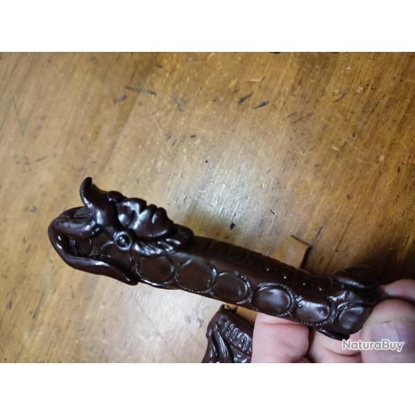 Couteau Excalibur  identifier