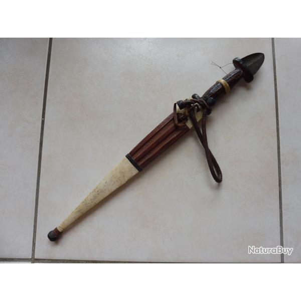 ANCIENNE DAGUE POIGNARD AFRIQUE A IDENTITIER