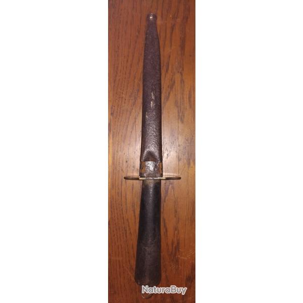 Poignard de marine mod�le 1830 avec fourreau