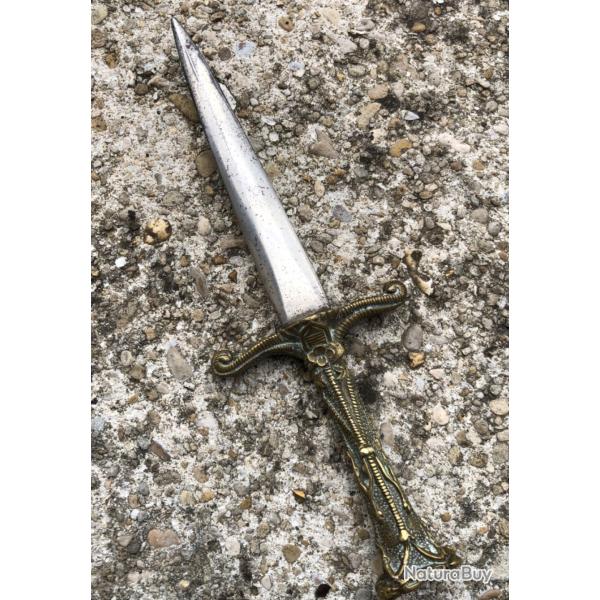 Ancienne dague de vertu , poignard de d�fense,