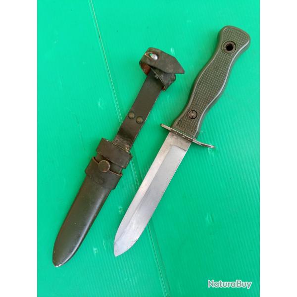 POIGNARD DE COMBAT ALLEMAND MOD 68  .  "  ROSTFREI "   SUR LAME  .