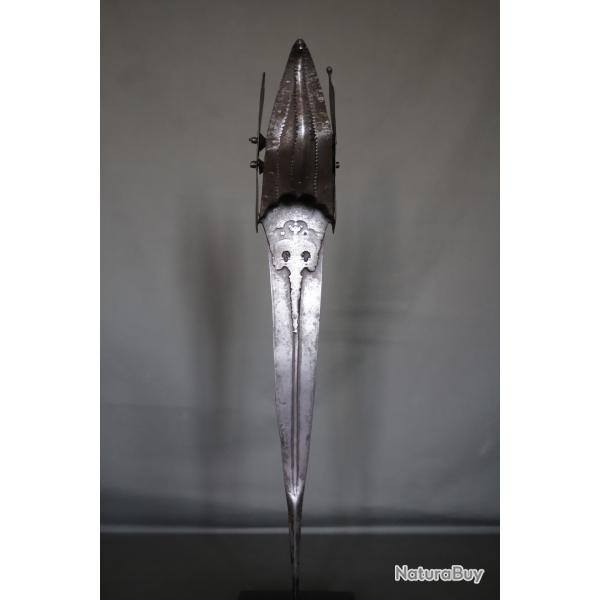 Dague Indienne � garde enveloppante dite vijayanagara katar - Inde, 16�me-17�me si�cle