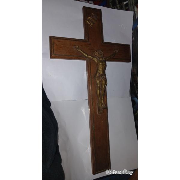 GRAND ET ANCIEN CRUCIFIX CHRIST
