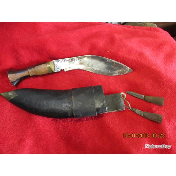 poignard gorkha  army numerote