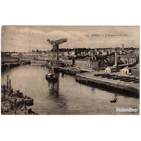 CPA - Marine Militaire - BREST - l'Arsenal et la Ville N�1398