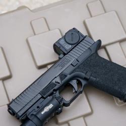 TRIARC OZ9 Service Pistol 9&times;19