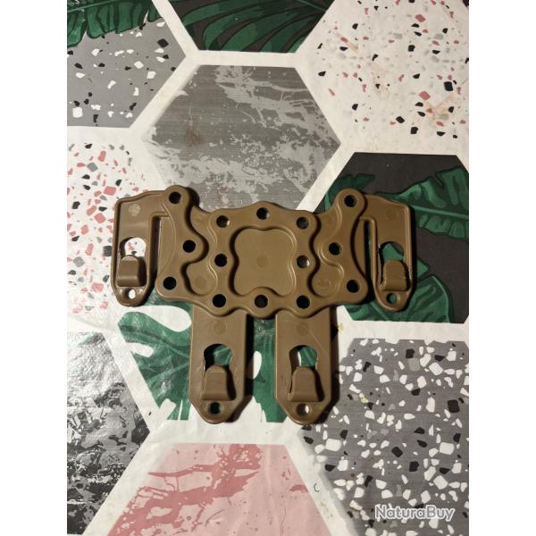 Plaque holster molle