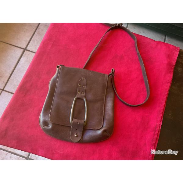 Sacoche en cuir pour cartouches ou autres, pas de prix de r�serve