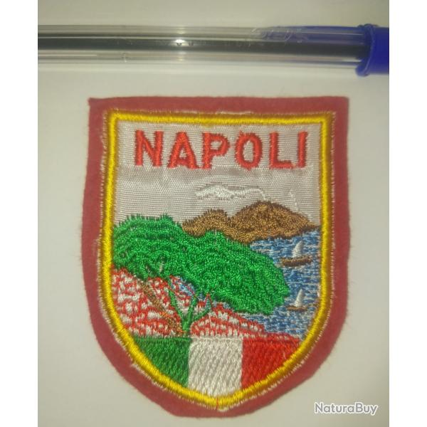 �cusson tissu brod� : " NAPOLI " (Italie).