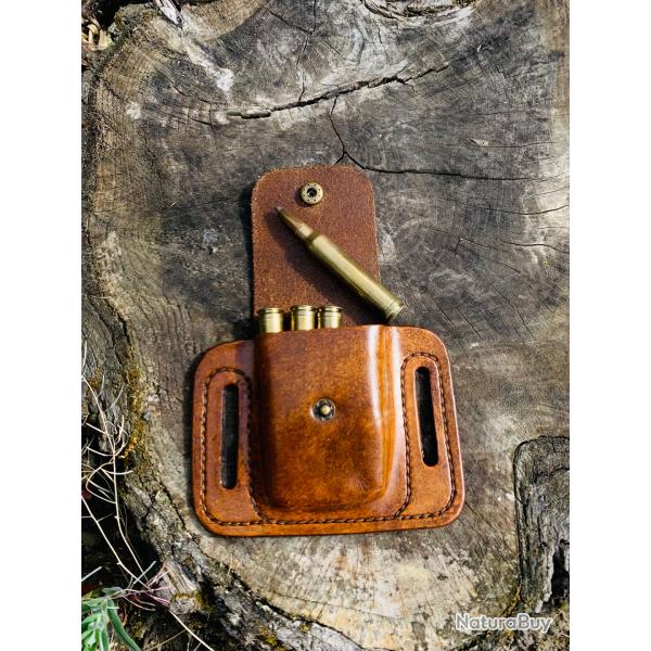 pochette en cuir d'artisan pour 4 munitions de grande chasse / 300 winchester magnum