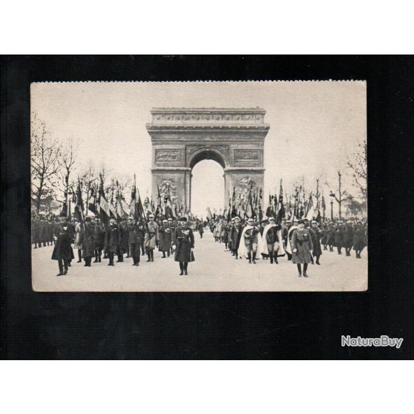 11 novembre les drapeaux des r�giments dissous cpa