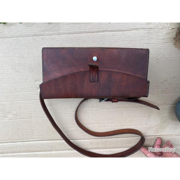 Sac � bandouli�re en cuir de l'arm�e suisse de la marque W.WITTWER RIEHEN 71