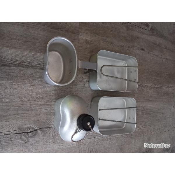 Gamelle et gourde militaire