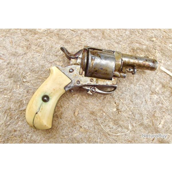 REVOLVER BELGE BRITISH BULLDOG A CROSSE D'IVOIRE.