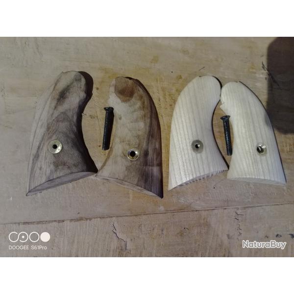 Plaquettes crosse en fr�ne "d�class�e" + une noyer remington 1858 pietta