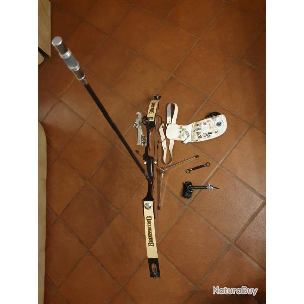 Arc � poulie de comp�tition BROWNING complet pr�s � tirer