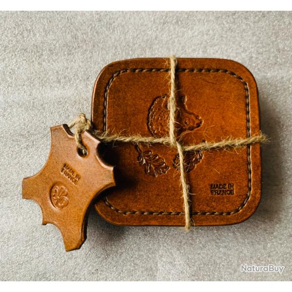 ensemble de 6 sous verre en cuir / gravure sanglier , feuilles de ch�ne