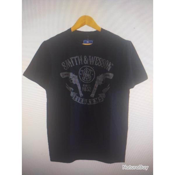 Tee shirt smith et Wesson black 2 revolvers