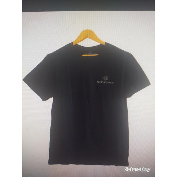 Tee shirt smith et Wesson vintage aigle