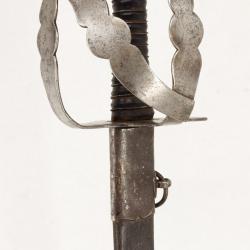 SABRE DES DRAGONS MOD&Egrave;LE R&Eacute;GLEMENTAIRE DU 25 AVRIL 1767 GARDE FER EN "N" 1771-1775 1er ESCADRON N&deg;32
