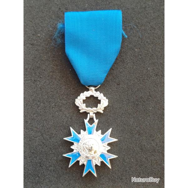 M�daile Croix de Chevalier de l'Ordre National du M�rite
