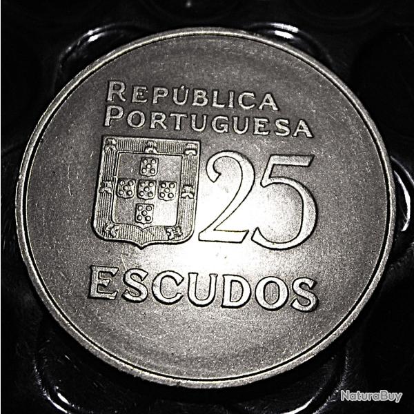 Portugal  piece de 25 escudos 1982 ttb "libertade"