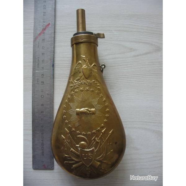 Poire a poudre en laiton