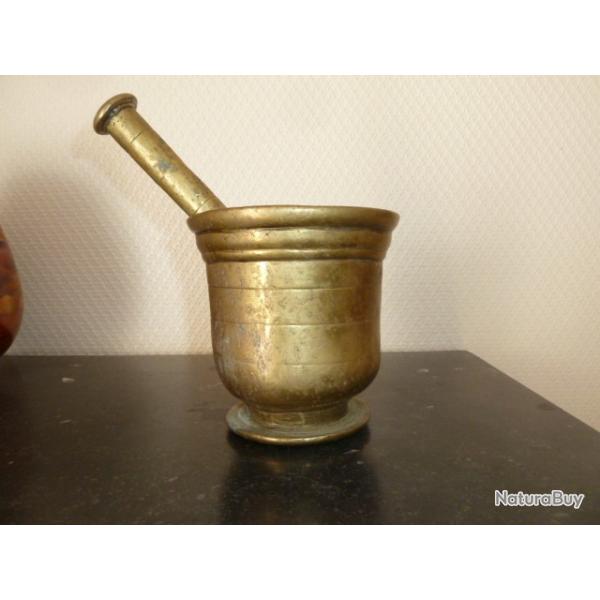 mortier ancien et son pilon