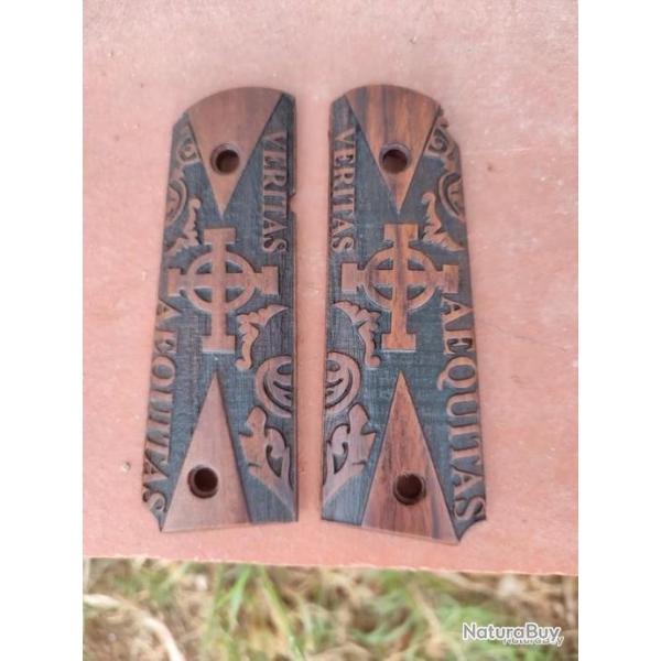 Plaquettes bois pour colt 1911, Sculpt� veritas aequitas -neuf