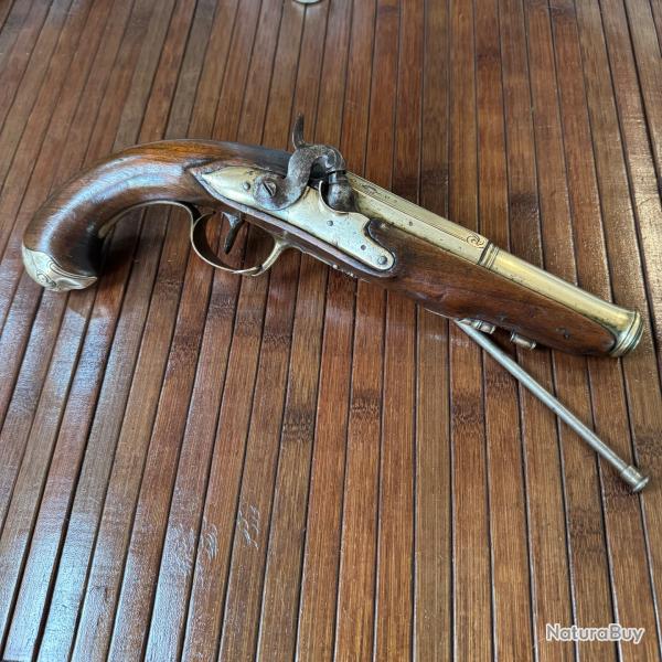 BEAU PISTOLET SILEX  PASS� A PER�USSIONS D'OFFICIER DE MARINE EN BRONZE GRAV� CALOTTE A T�TE D'AIGLE