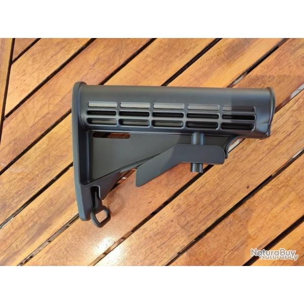 Crosse M4, nu et Sans marque mill spec