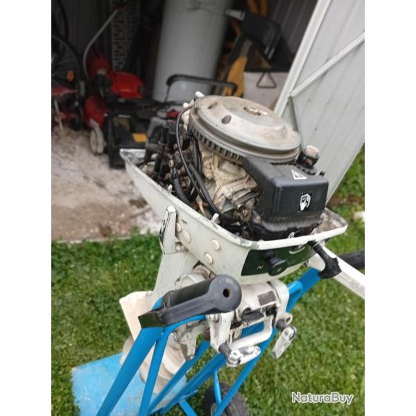 Vends barque et moteur