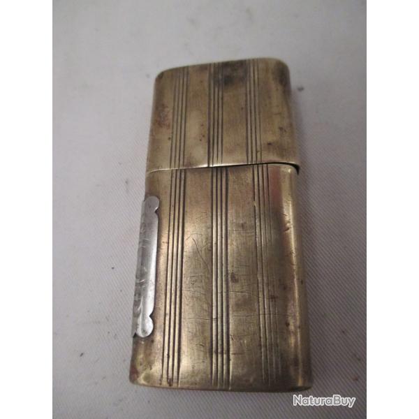 briquet - essence -  de poilu ?? ou autre  -  belle  plaque  fiscale