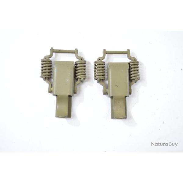 Lot de deux loquets fermoir caisse militaire. Syst�me avec ressorts. Style US WW2 ou France post WW2