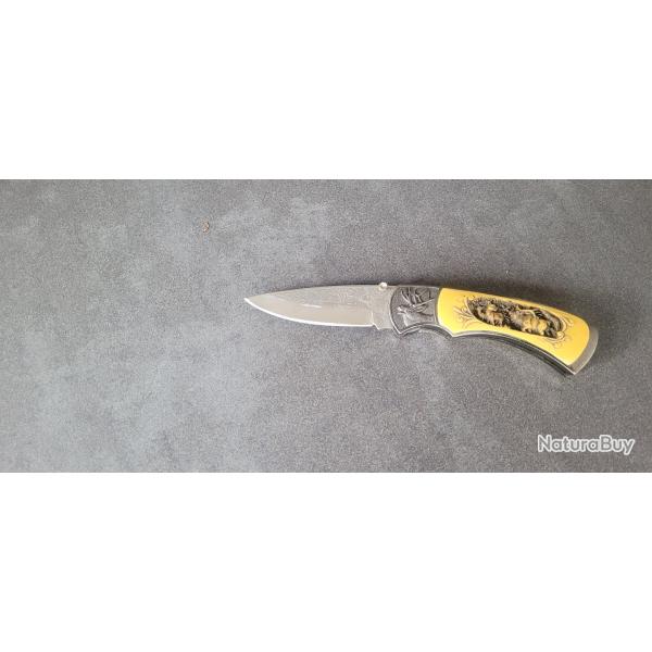 Couteau pliant motif cerf