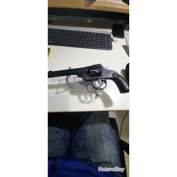 Revolver iver et Johnson   2 Mod�l Calibre 38 S et win