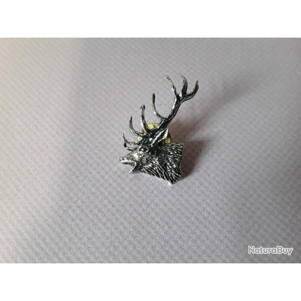 Pin's cerf bramant droite