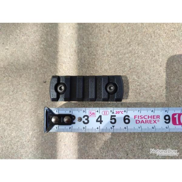 Un Rail Picatinny pour garde main M lock, 5 slots plastique renforc� -