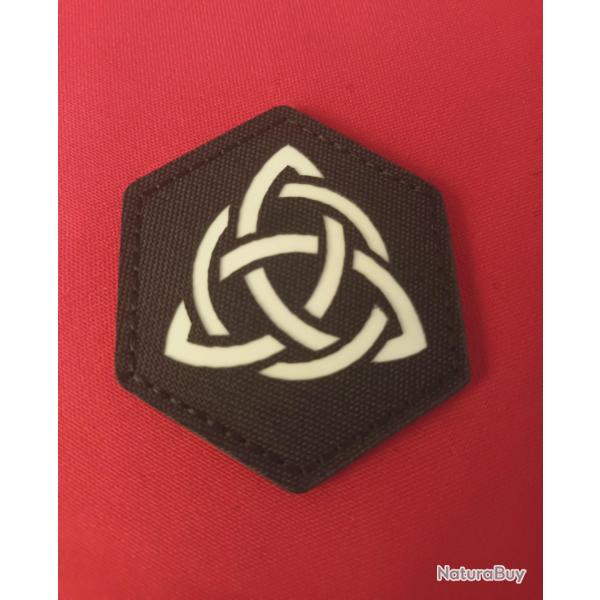 �CUSSON BROD� SCRATCH  VALHALLA VALKNUT VIKING 5/5CM - PATCH - INSIGNE