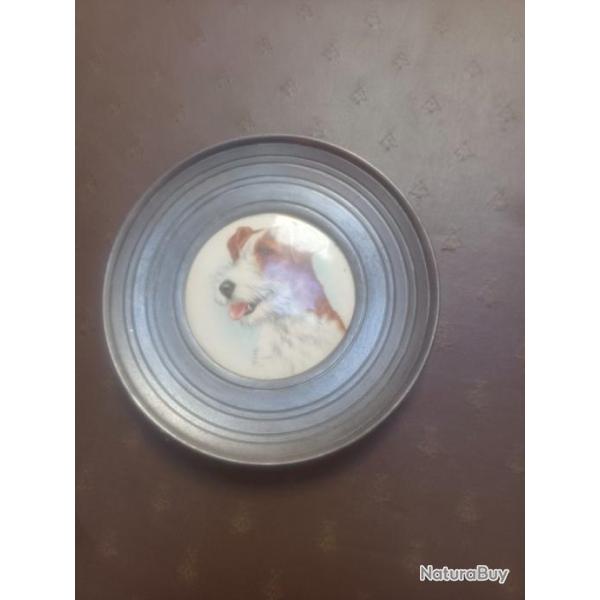 Assiette ancienne en tain et porcelaine peinte