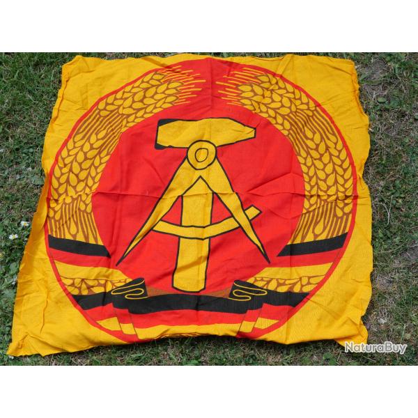 GUERRE FROIDE - Centre de Drapeau RDA Allemagne de l'Est imprim� - SDC24SOV010