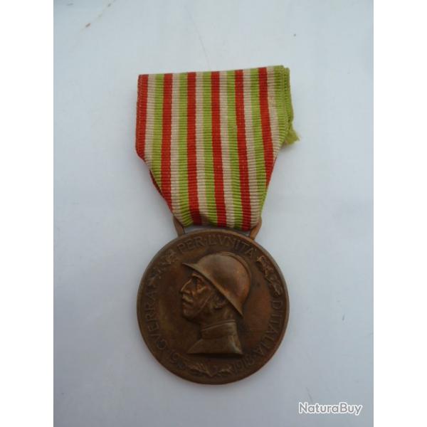 medaille comm�morative de la guerre 14 .18 ITALIENNE